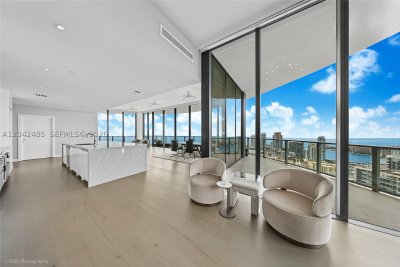 Comprar apartamento no Five Park Miami Beach 4401