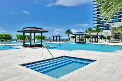 Aluguel de apartamento no Beach Club Three 2203