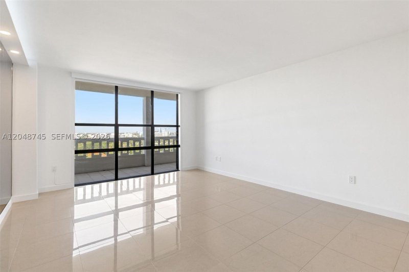 Apartment for rent at Balmoral Condo 11-O