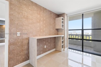 Aluguel de apartamento no Balmoral Condo 11-O