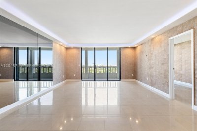 Aluguel de apartamento no Balmoral Condo 11-O