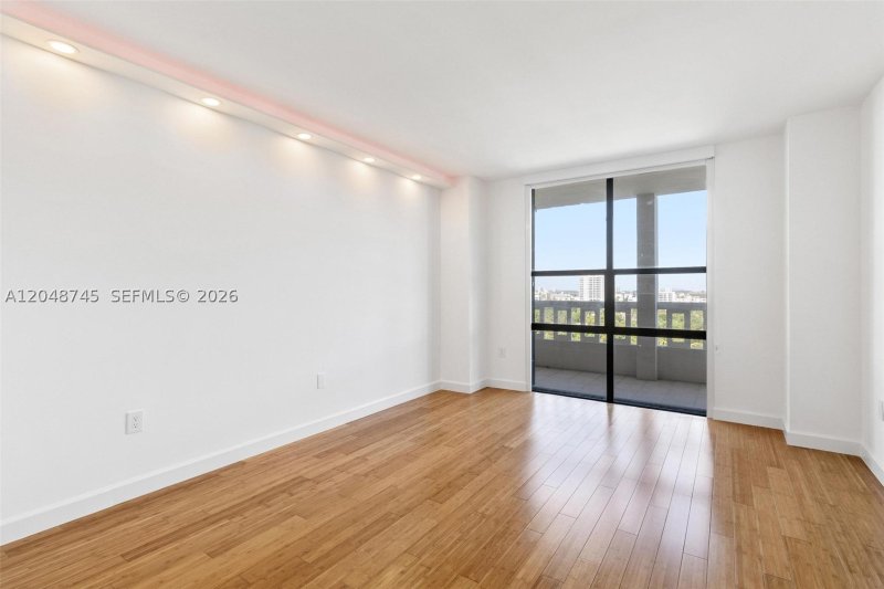 Apartment for rent at Balmoral Condo 11-O