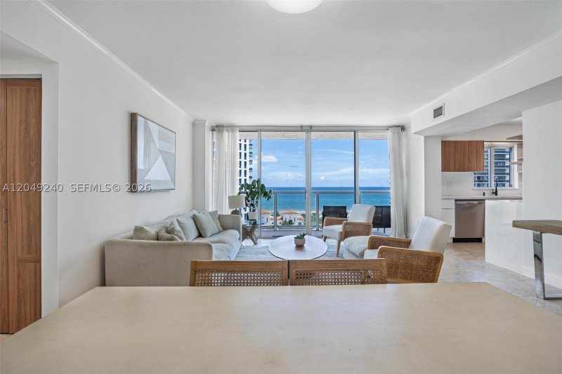 Apartment for rent at Grandview 1406