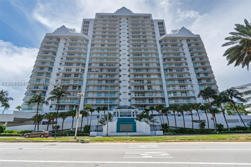 Apartment for rent at Grandview 1406