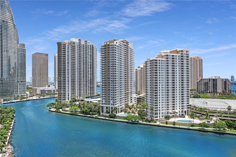 Apartment for rent at Courts Brickell Key 2210