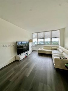 Aluguel de apartamento no Parkview Point 6B