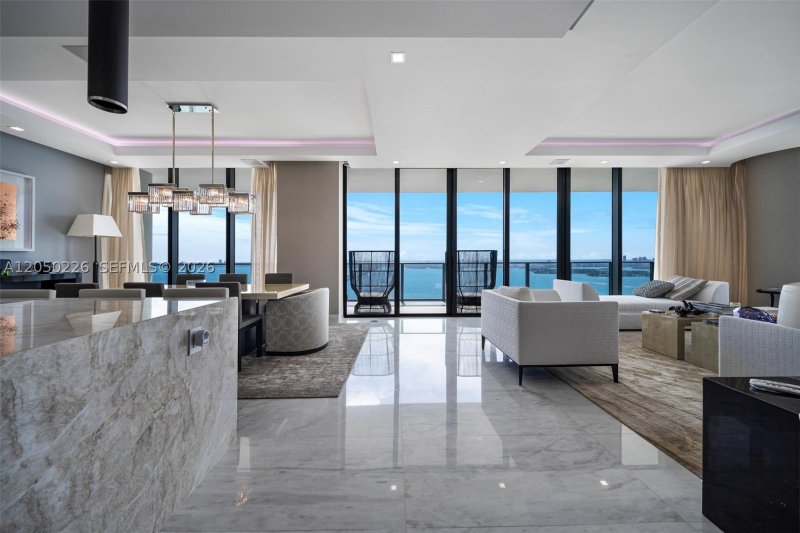 Comprar apartamento en One Paraiso PH5001