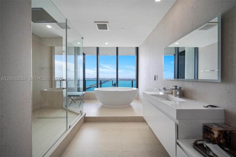 Comprar apartamento en One Paraiso PH5001