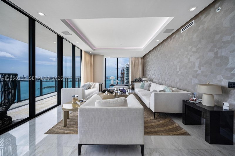 Comprar apartamento en One Paraiso PH5001