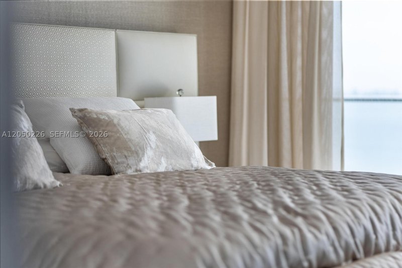 Comprar apartamento en One Paraiso PH5001