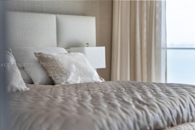 Comprar apartamento en One Paraiso PH5001