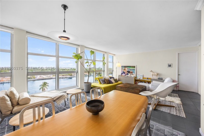 Apartment for rent at Crystal House 9K