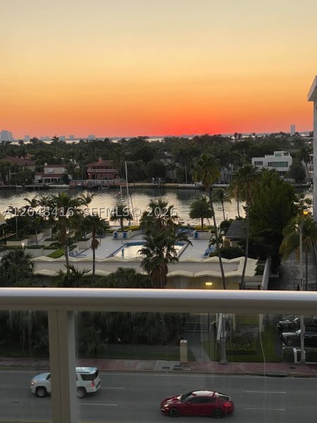 Condo for sale at Pavilion 722