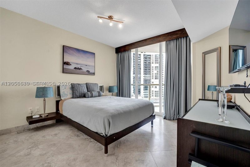 Comprar apartamento no La Perla 1605