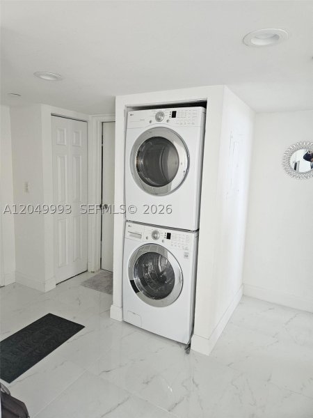 Condo for sale at Isola Brickell Key 602