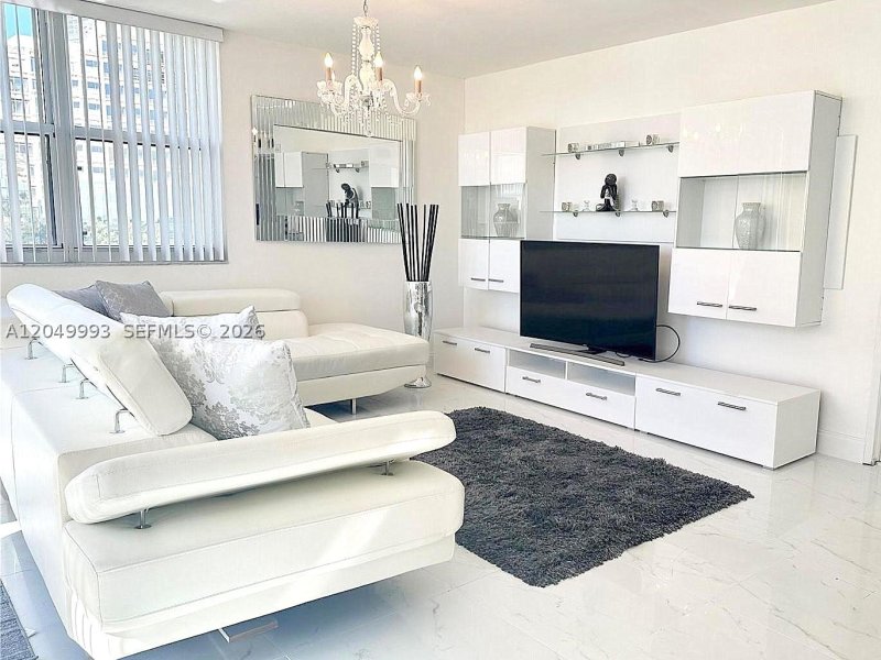 Condo for sale at Isola Brickell Key 602