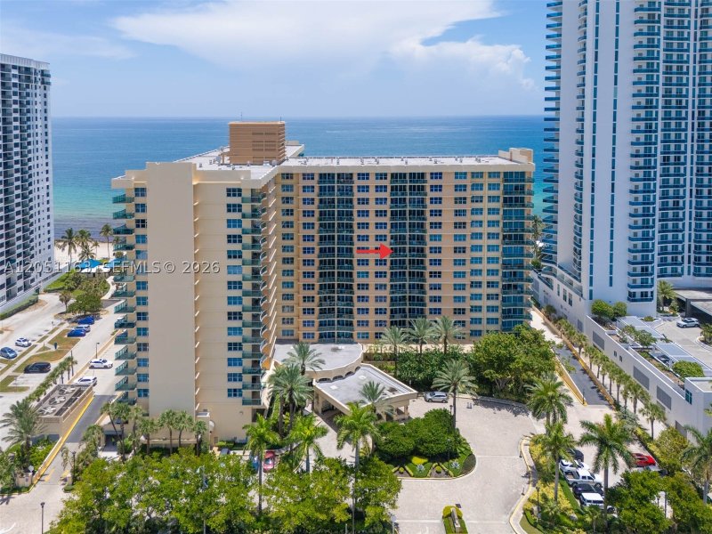 Condo for sale at The Wave Condo 828