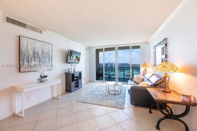 Comprar apartamento en The Wave Condo 828