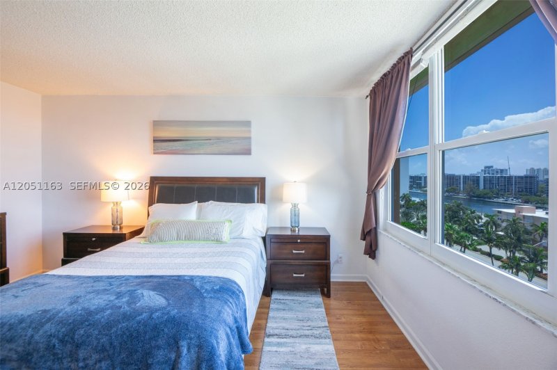 Condo for sale at The Wave Condo 828