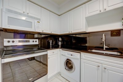 Comprar apartamento en The Wave Condo 828