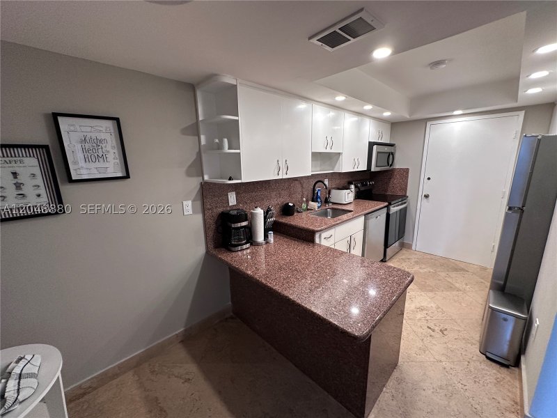 Apartment for rent at Del Prado South Tower 702