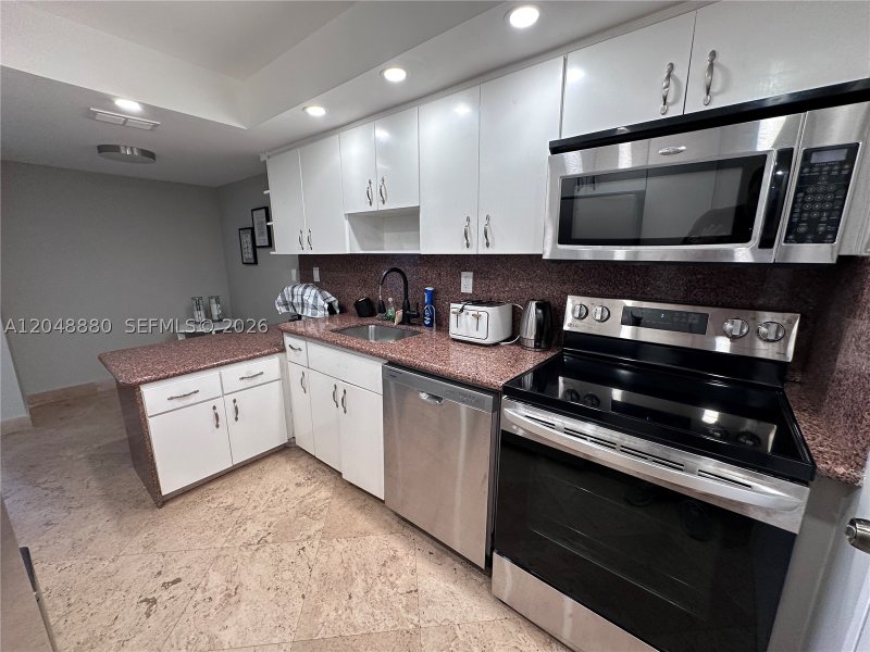Apartment for rent at Del Prado South Tower 702