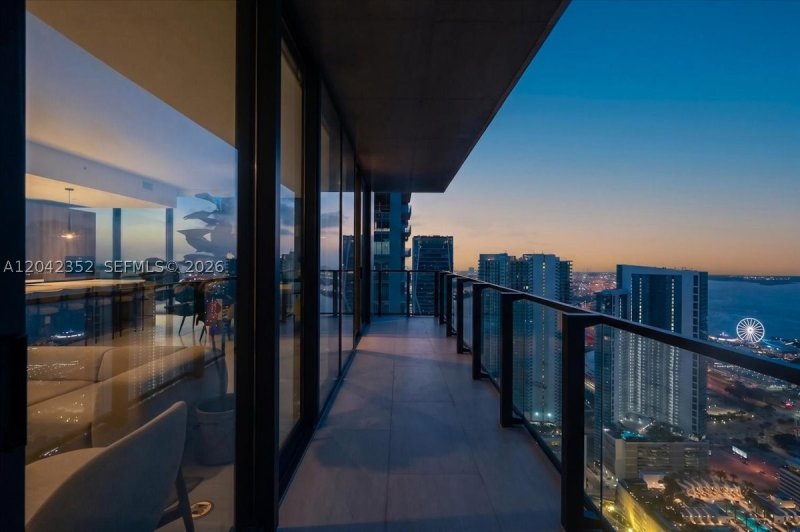 Condo for sale at E11EVEN Hotel & Residences 6003