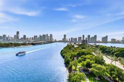 Comprar apartamento no 1000 Venetian Way 810