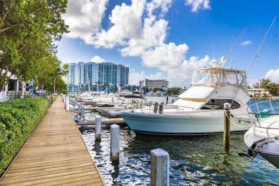Alquiler de apartamento en Eloquence on the Bay 1604 + DEN