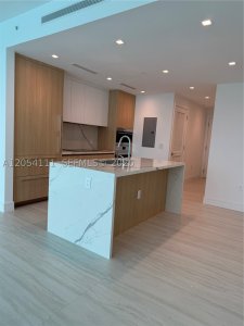 Alquiler de apartamento en One Park Tower by Turnberry 910