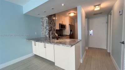 Aluguel de apartamento no Triton Towers 724