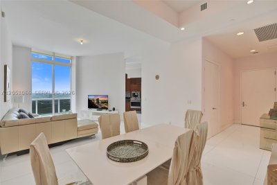 Comprar apartamento no Trump Tower One 4305
