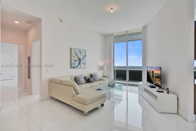 Comprar apartamento no Trump Tower One 4305