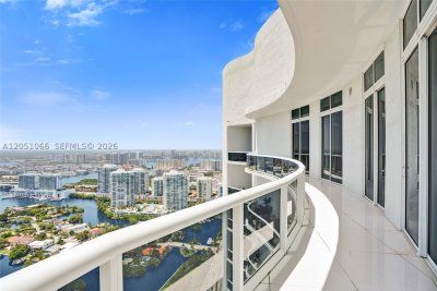 Comprar apartamento no Trump Tower One 4305