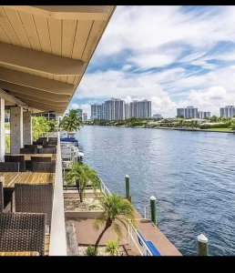 Comprar apartamento en The Hemispheres 9Q