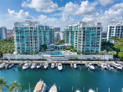 Atrium Aventura Apt #2-705