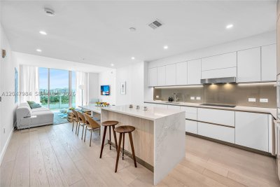 Comprar apartamento en La Baia South PH 809