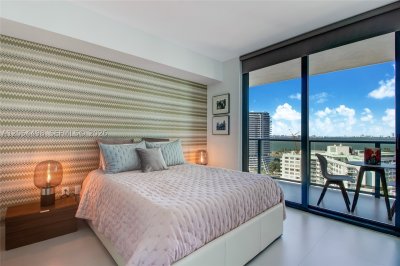 Comprar apartamento no Paraiso Bayviews 1502