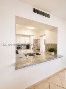 Comprar apartamento no Alexander Towers 401
