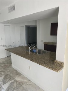 Comprar apartamento no Turnberry Village South 310
