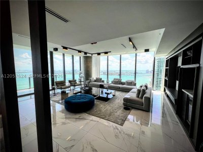 Aluguel de apartamento no One Paraiso PH4901
