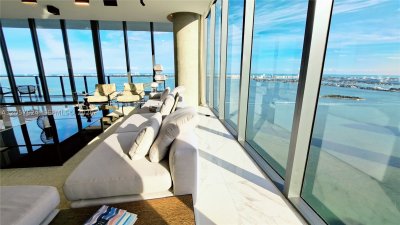 Aluguel de apartamento no One Paraiso PH4901