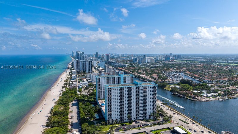 Condo for sale at The Summit 1703N