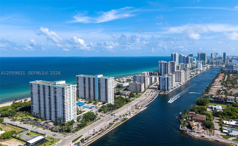 Condo for sale at The Summit 1703N