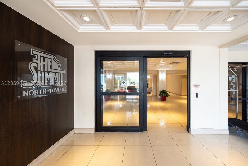 Condo for sale at The Summit 1703N