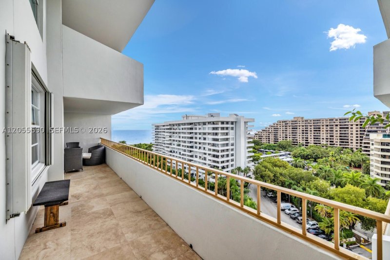 Apartment for rent at Commodore Club West 1111