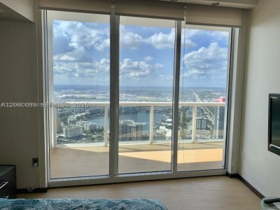 Aluguel de apartamento no Beach Club Three 4406