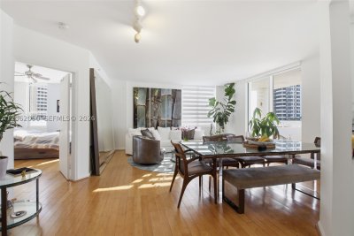 Comprar apartamento no Courvoisier Courts 610