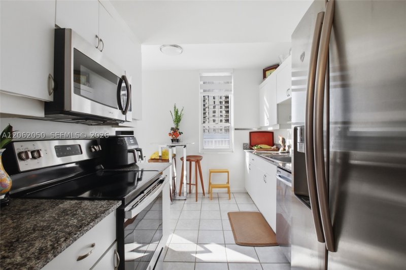 Condo for sale at Courvoisier Courts 610