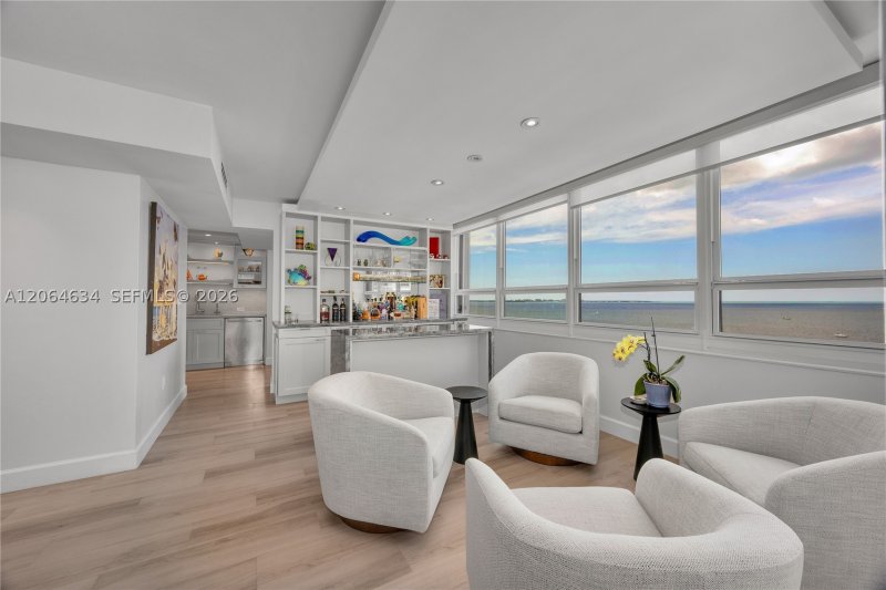 Comprar apartamento en Grove Isles Tower III C1402